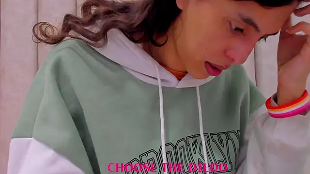 FreyaMoller online show from November 11, 7:44 pm