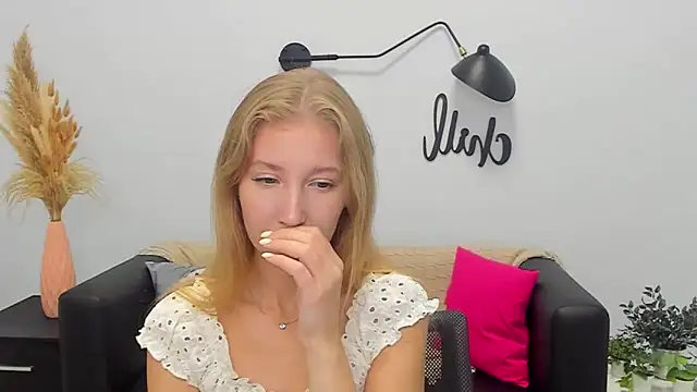 LolaWilsons online show from September 13, 8:11 am