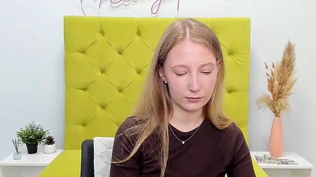 LolaWilsons online show from April 29, 6:38 am