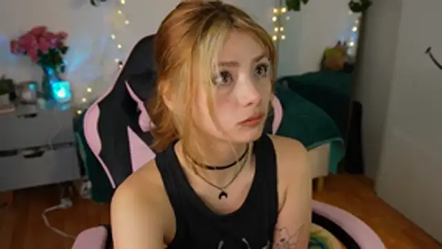 ari kat online show from July 22, 1:28 am