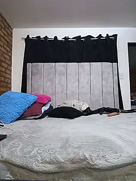 valenthottie online show from July 25, 2:51 am