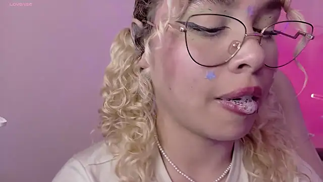 Haelycute online show from June 27, 3:29 am