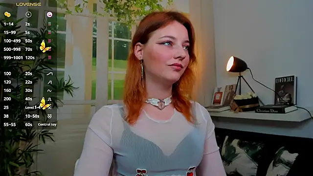 Snapshot of pretty_little_thing chatting on October 5, 1:16 pm pretty little thing online show from October 5, 1:16 pm