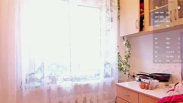 Julia  Frey online show from November 25, 5:31 am