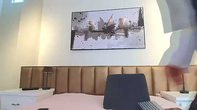 HannaBrave online show from February 21, 7:25 pm