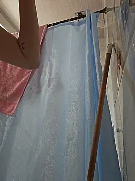 valery mora online show from December 18, 5:18 pm