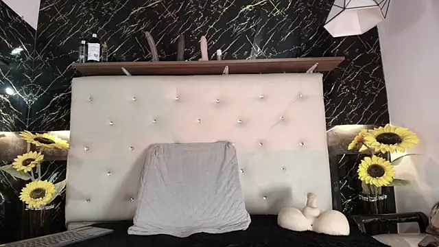 Alexa Smith   online show from October 9, 7:34 am