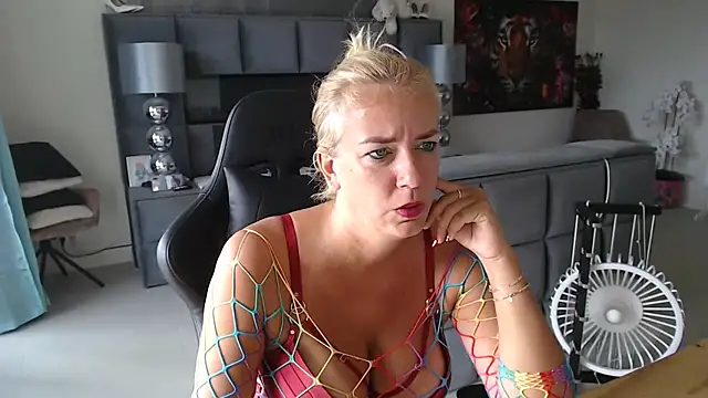 Wendysexyx online show from July 15, 11:37 am