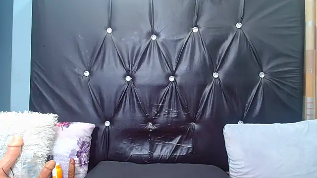 spicydiver38 online show from June 7, 8:37 pm