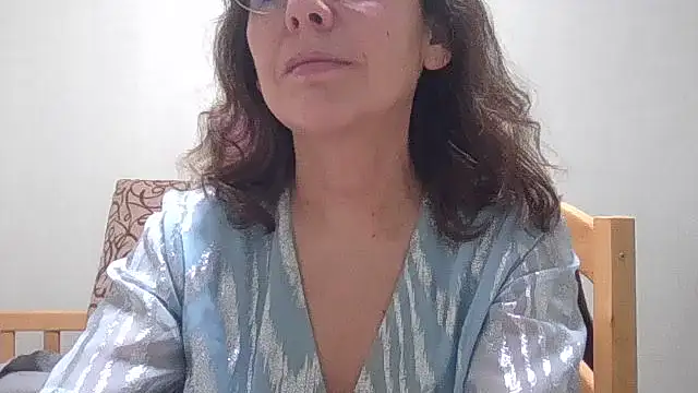 HollyJewel online show from March 3, 7:09 pm