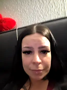 BoeseMoni1998 online show from April 16, 5:12 pm