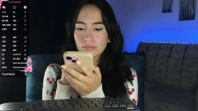 ZaraDames  online show from November 22, 6:05 am