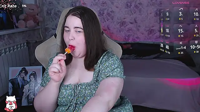 Estelle Hicks online show from June 19, 7:39 pm