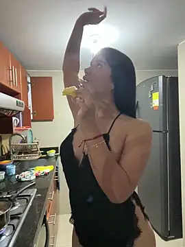 emma lopes online show from December 15, 11:32 pm