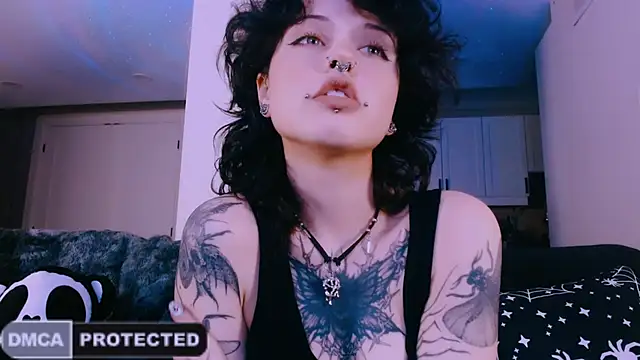 NaughtyLittleFox online show from May 7, 3:22 am