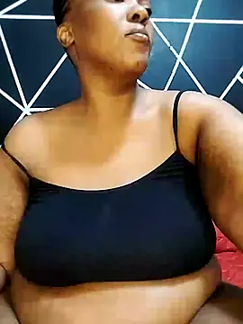 YummyChocolatexx2 online show from July 7, 9:24 am