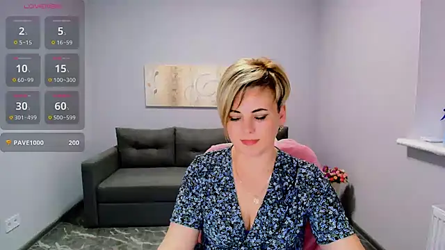 Julia Wilsone online show from March 7, 1:40 pm