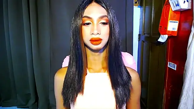 PrettyLatiina online show from November 1, 9:57 am