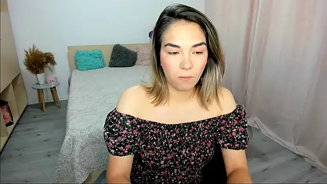 Alexa Dolly12 online show from August 4, 9:26 am
