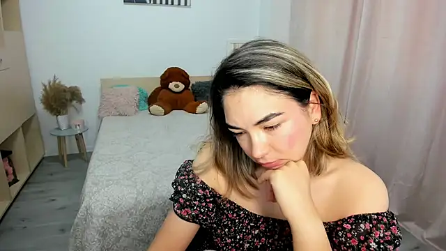 Alexa Dolly12 online show from June 25, 8:40 am