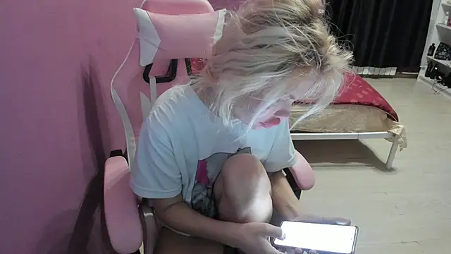 Lika8234 online show from September 25, 12:43 am