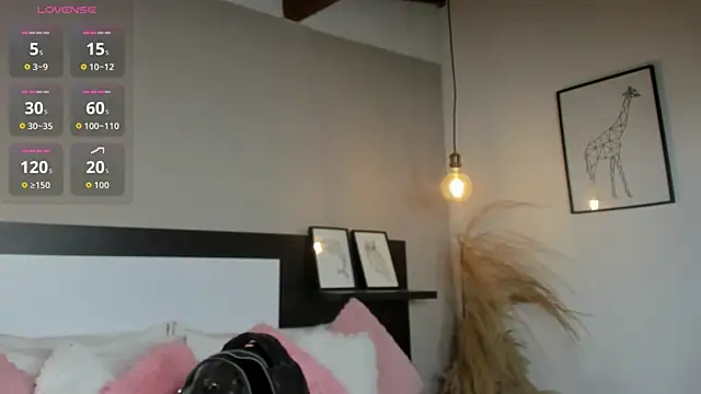 SaraaJhonsonn online show from March 17, 2:43 pm