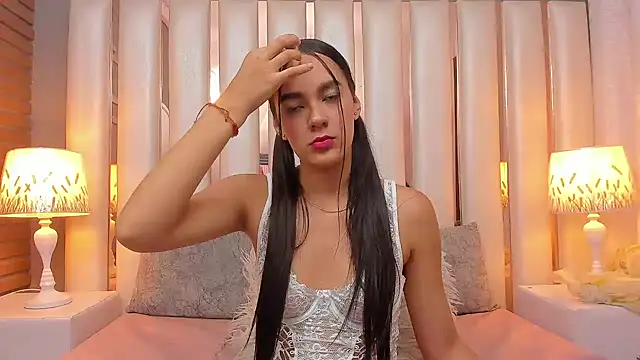 EmmyCruzZ online show from June 30, 7:35 pm