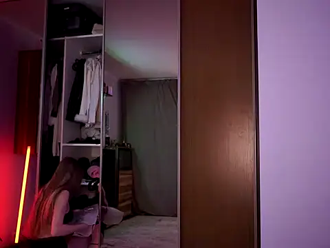 BARBIE 22888 online show from March 27, 8:09 pm