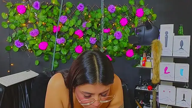 Sweett Mollyy online show from July 14, 4:55 pm