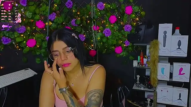 Sweett Mollyy online show from May 3, 12:36 am