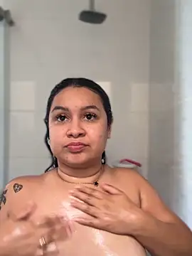 Pretty Isadora online show from June 18, 8:36 pm