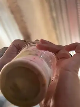 Pretty Isadora online show from February 17, 7:46 pm