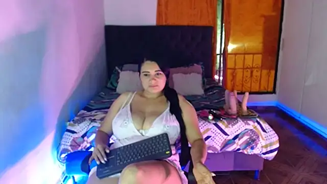 Kerly Lopez online show from July 22, 12:33 am