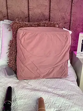 IsabellaGrey19 online show from March 10, 8:13 pm