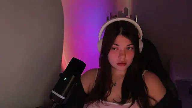 helengilmor online show from April 4, 5:34 pm