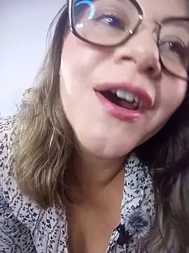 Chanelll Taylorr  online show from May 2, 1:03 pm