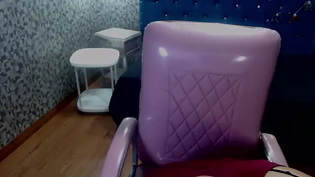 CurvyJulieth online show from June 22, 2:38 am