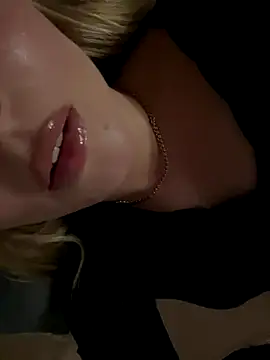Snapshot of Aleksandrakis chatting on September 12, 9:33 pm Aleksandrakis online show from September 12, 9:33 pm