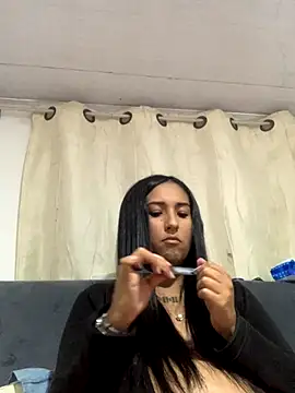Snapshot of luna_asss chatting on October 1, 10:37 pm luna asss online show from October 1, 10:37 pm