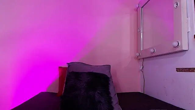 kendal rossi online show from October 1, 12:10 pm