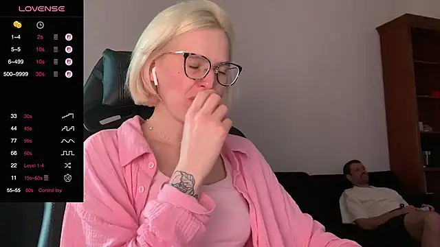 Snapshot of Sexy_Sweets chatting on September 9, 2:50 pm Sexy Sweets online show from September 9, 2:50 pm