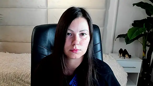 Snapshot of Dana__dom chatting on October 19, 2:13 am Dana dom online show from October 19, 2:13 am
