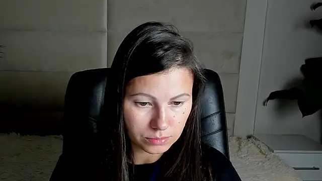 Snapshot of Dana__dom chatting on October 14, 1:19 am Dana dom online show from October 14, 1:19 am