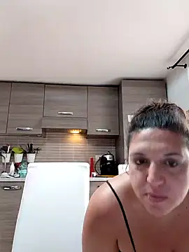 Snapshot of carolyne2023 chatting on September 11, 5:52 am carolyne2023 online show from September 11, 5:52 am