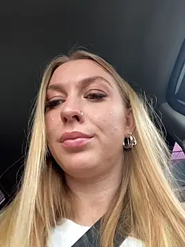 Snapshot of Sweet___Emily chatting on September 22, 2:15 pm Sweet   Emily online show from September 22, 2:15 pm