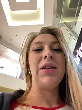 Snapshot of Sweet___Emily chatting on October 14, 1:46 pm Sweet   Emily online show from October 14, 1:46 pm