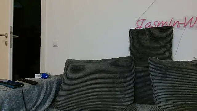 Jasmin-White online show from June 18, 3:39 pm