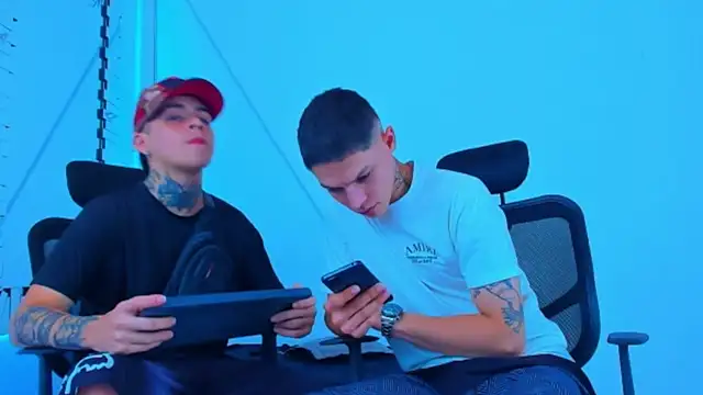 HOT boy2025 online show from November 4, 10:04 pm