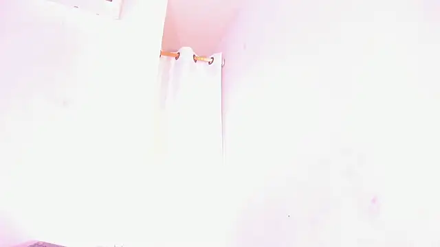 MiaKirshner online show from December 18, 2:55 pm