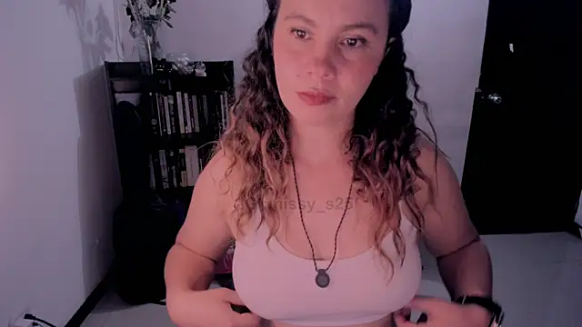 gigi stephans online show from July 30, 2:23 am